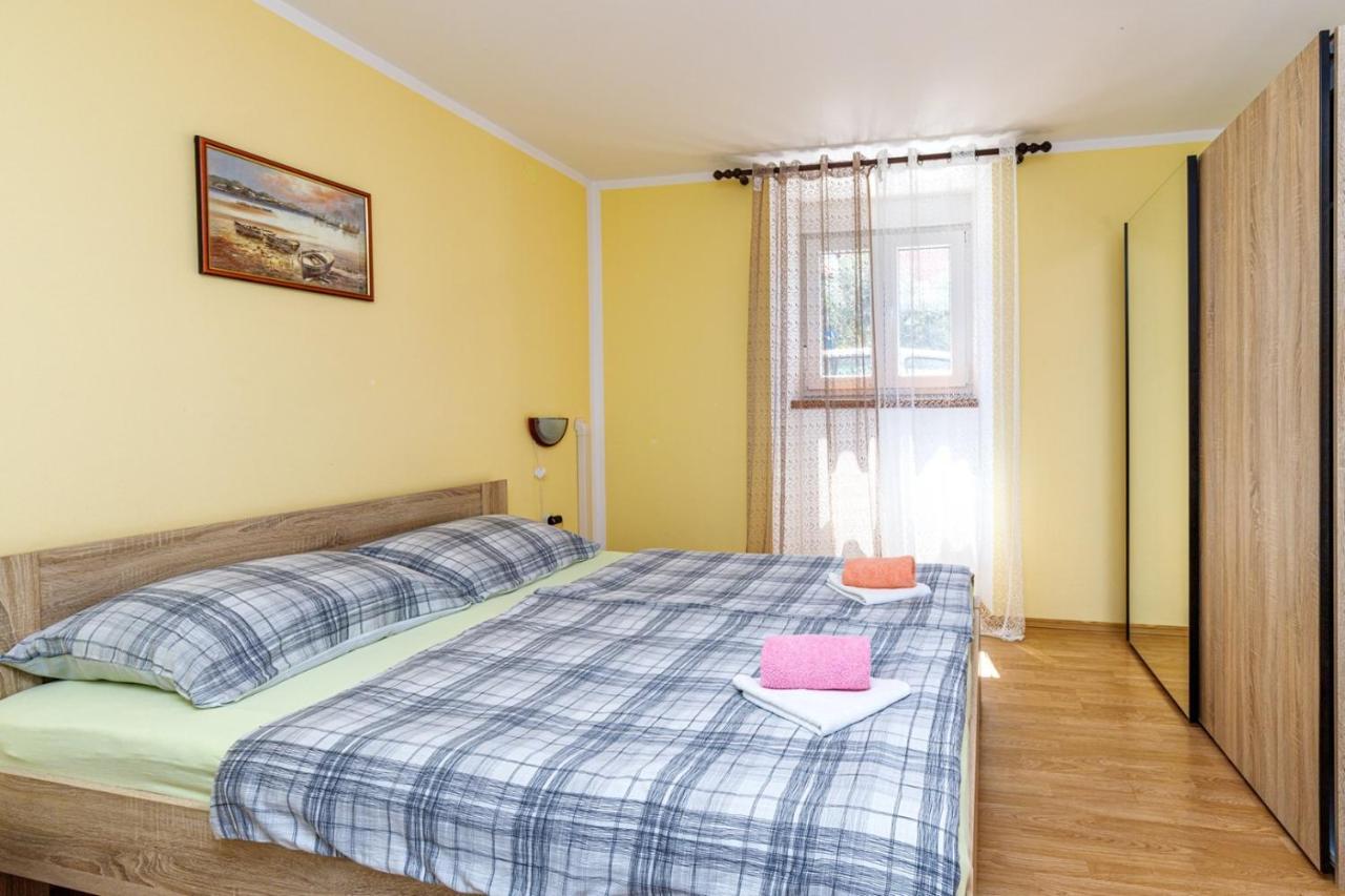 Apartments Mirjana Medulin Exterior photo