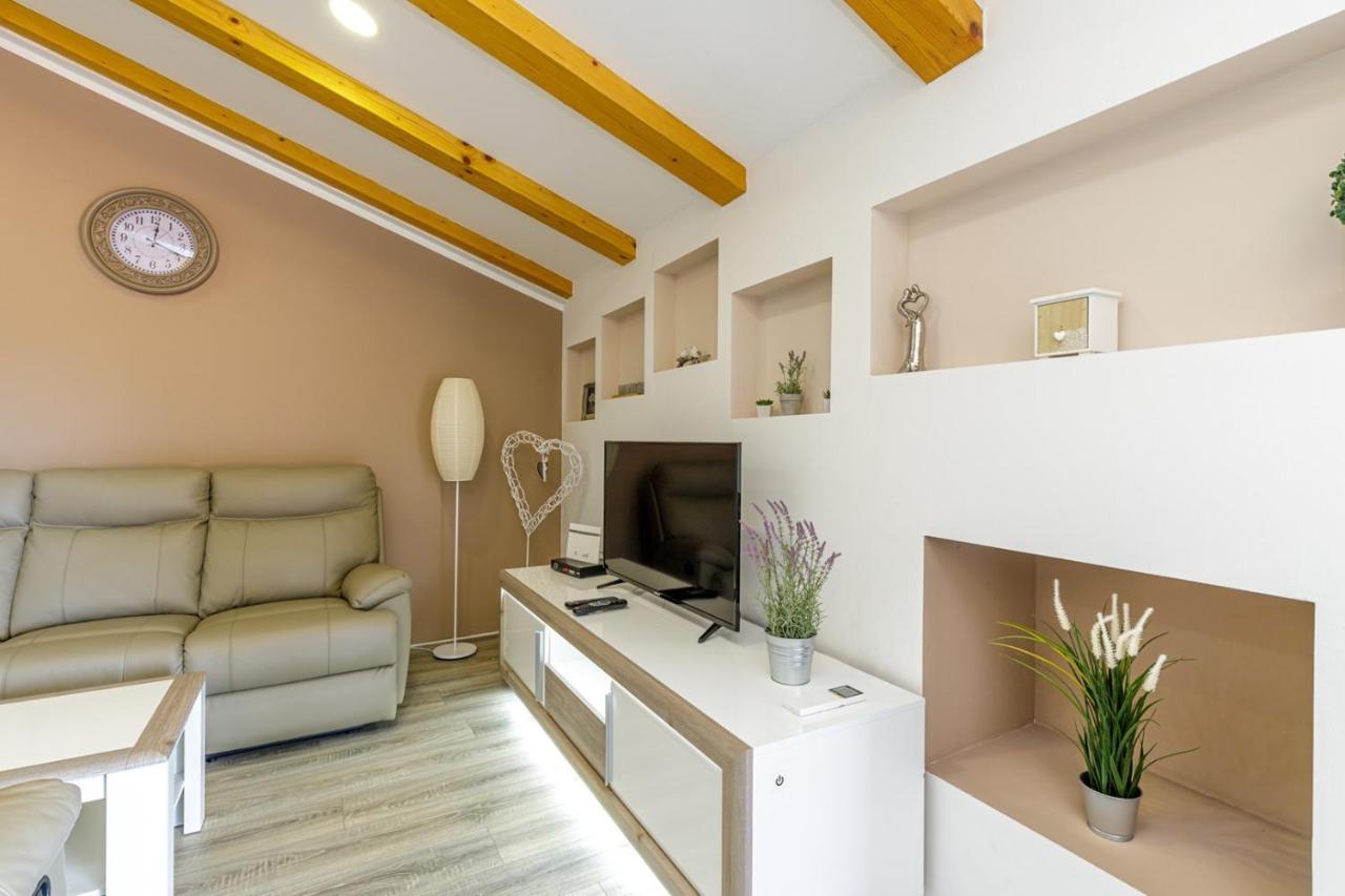Apartments Mirjana Medulin Exterior photo