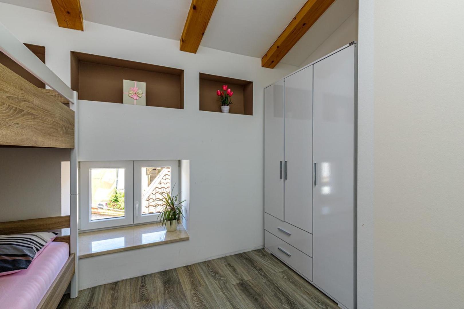 Apartments Mirjana Medulin Exterior photo